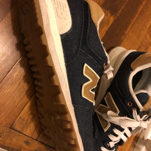 Denim and leather new balance shoes - Picture 2 of 3
